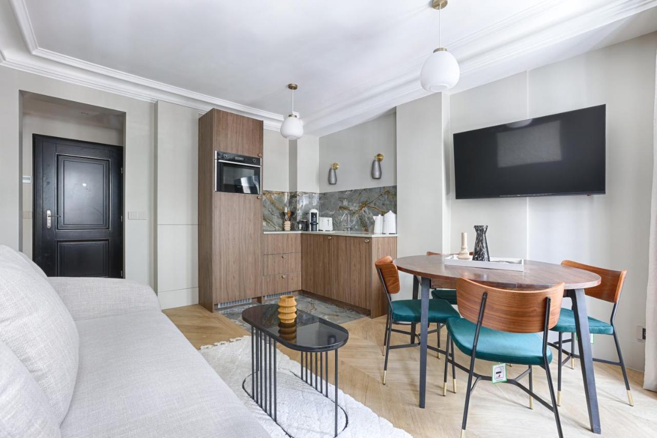 Unique Luxury Parisian Flat 2Br/6P -Champs Elysees Eksteriør bilde