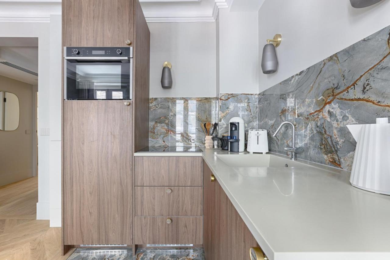 Unique Luxury Parisian Flat 2Br/6P -Champs Elysees Eksteriør bilde