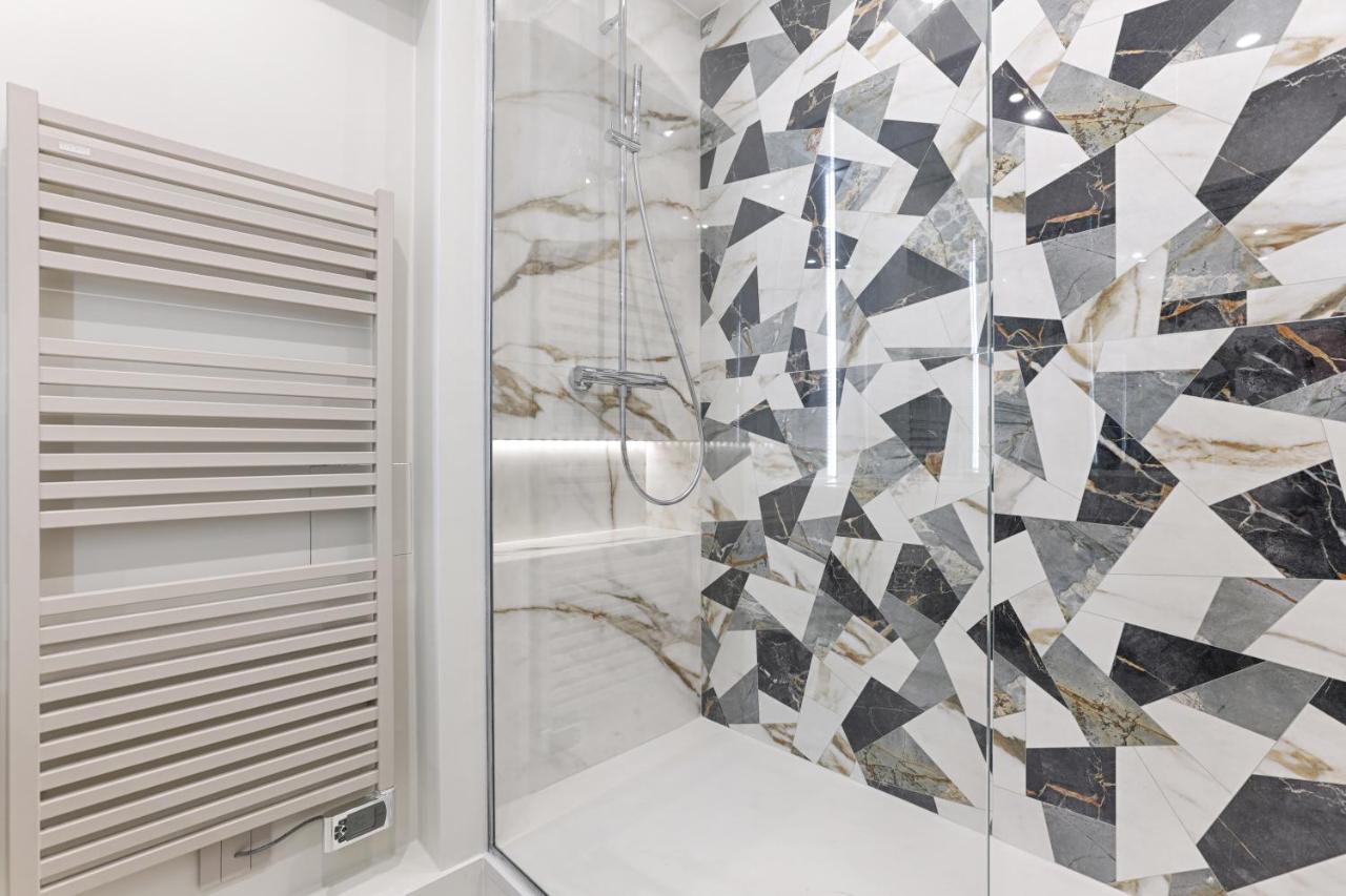 Unique Luxury Parisian Flat 2Br/6P -Champs Elysees Eksteriør bilde